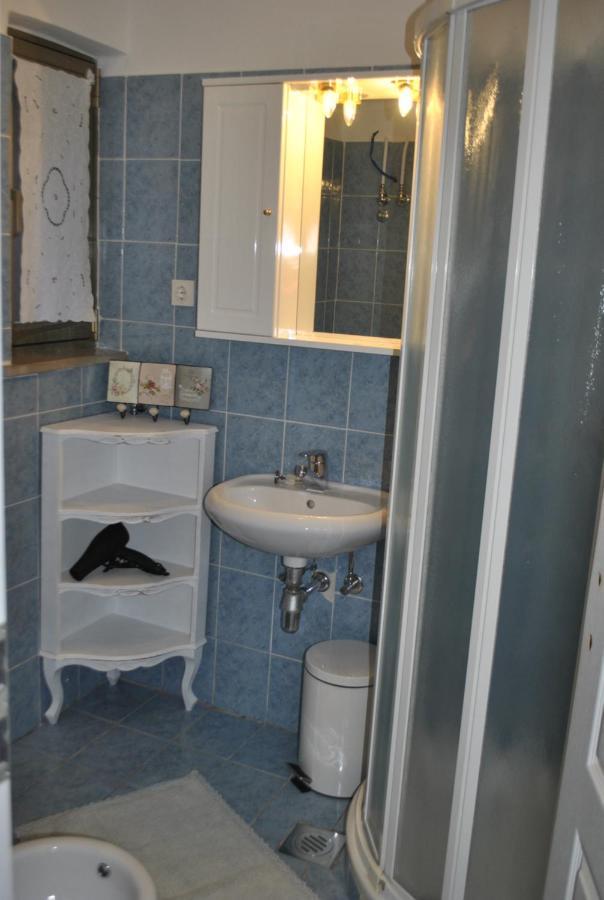 Apartment Pod Kostanji Osp Luaran gambar