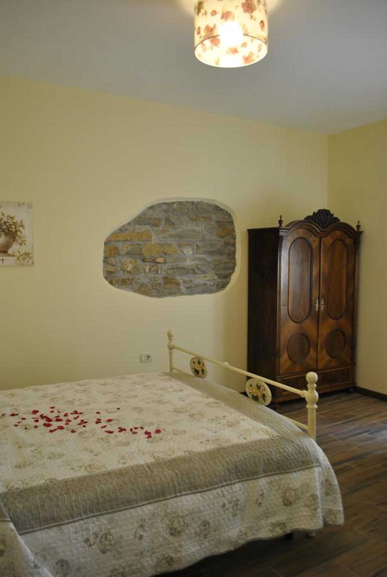 Apartment Pod Kostanji Osp Luaran gambar